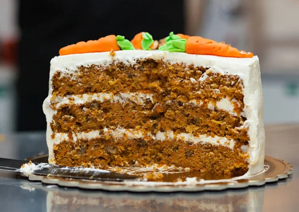 Pastel de zanahoria con glaseado de queso crema —  Fotos de Stock