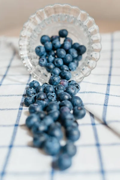 Yabanmersini bardaktan düştü. Diyet olsun. Sağlıklı beslenme