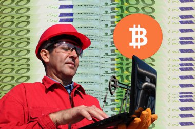Bitcoin maden makinesi konsepti / euro banknot arka plan ve bitcoin simgesi önünde madencilik ekipmanları ile dizüstü bilgisayar kullanan mühendisi