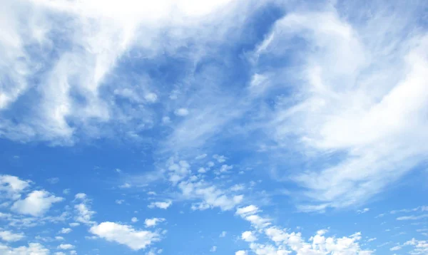 Cielo azul nubes blancas Naturaleza abstracta —  Fotos de Stock