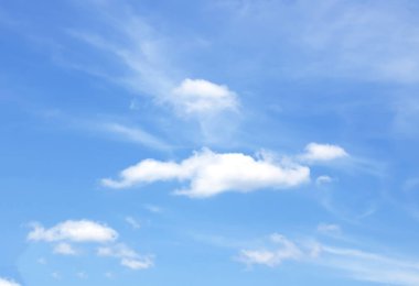 Gökyüzü beyaz bulutlar saf hava