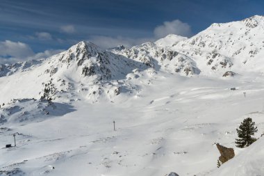 Avustralya Alplerinde karlı dağlar