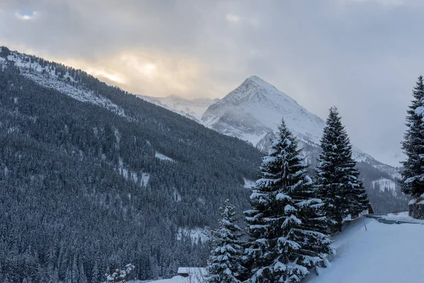 Montanhas Nevadas Alpes Austríacos — Fotografia de Stock