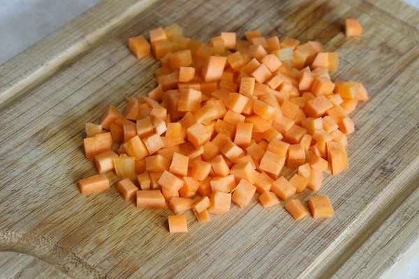 Carrots Diced Close Wooden Board Process Cooking — Stock Photo, Image