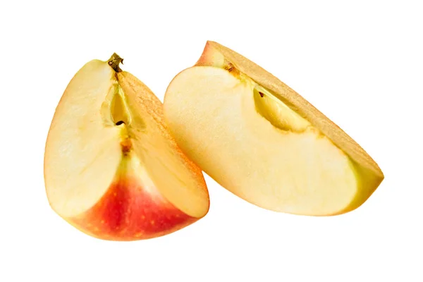 Δύο Κομμάτια Φρέσκου Κόκκινου Μήλου Απομονωμένα Λευκό Φόντο Χωρίς Σκιά — Φωτογραφία Αρχείου