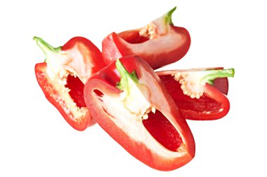 Lezzetli salata pişirmek için vitamin dolu leziz kırmızı çiğ biber seti ya da kahvaltıda ya da beyaz arka planda gölgesiz akşam yemeği.