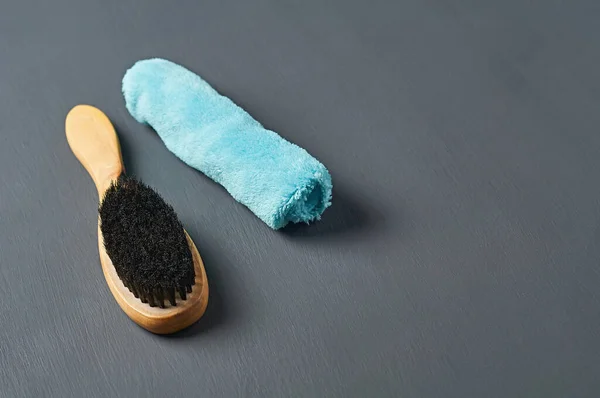Uma Escova Invertida Com Alça Madeira Para Limpar Roupas Calçados — Fotografia de Stock
