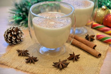 Geleneksel Noel kokteyli.