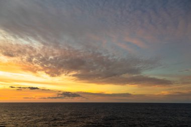 Okyanusu günbatımı gökyüzü