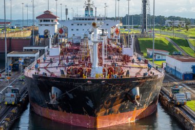 Panama Kanalını Geçmek