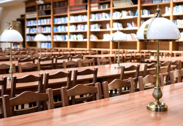 Tables in library hall — Stock Photo, Image