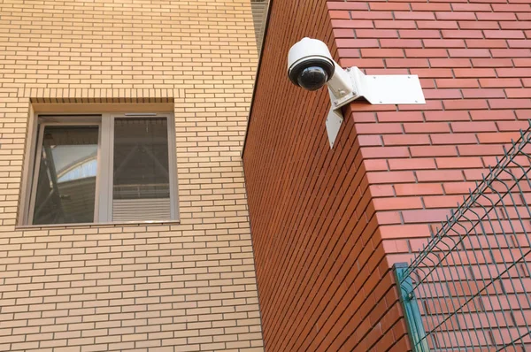 Videocamera di sicurezza all'aperto — Foto Stock