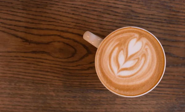 Cappuccino Tasse auf dem Tisch — Stockfoto