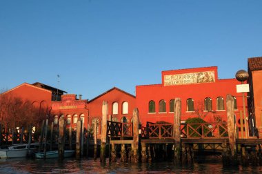 Ünlü sanatsal cam fabrika Ferro ve Lazzarini genel bakış 