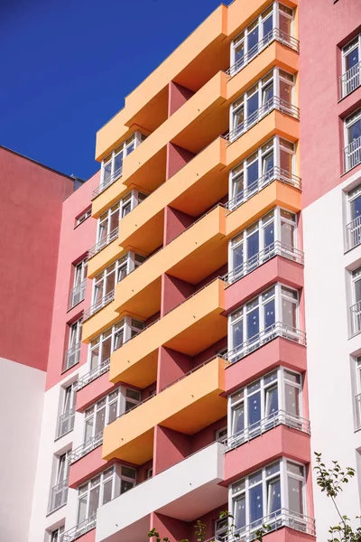 Apartment building on blue sky background — Stock Photo, Image