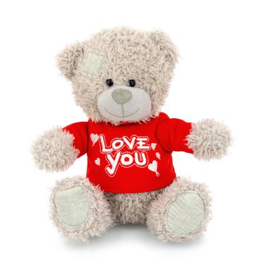 Kırmızı Love You tişörtü olan sevimli bir oyuncak bebek. Beyaz arka planda, gölge yansımalı. Beyaz altında oturan neşeli, parlak kahverengi ayı. Peluş ayı peluş kukla oyuncağı.