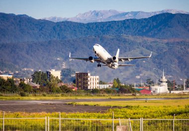 Batum, Gürcistan - 1 Ekim 2019. İsrail 'den Sundor' dan Boeing 737-800