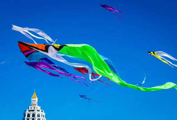 Batumi, Georgia - September 30, 2019. Kite festival in sunny day. — Stock Photo, Image