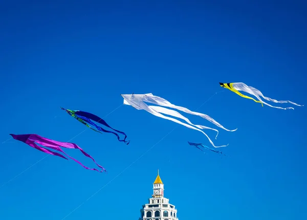 Batumi, Georgia - September 30, 2019. Kite festival in sunny day. — Stock Photo, Image