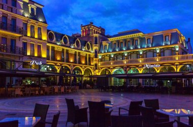 Batumi, Georgia - 29 Ekim 2019. Popüler bir turizm merkezi Piazza ya da Küçük İtalya 'dır.