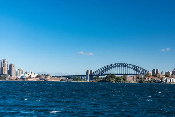 Port de Sydney avec opéra de Sydney et pont du port de Sydney — Photo