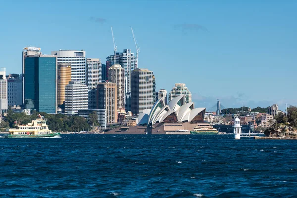 Sydney Cbd και Sydney Opera House με πλοίο — Φωτογραφία Αρχείου