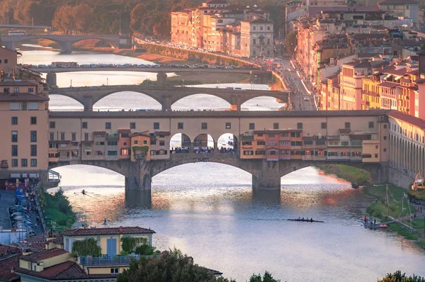 Aerial view of Arno river with ponte Vechio at sunset — Stock Photo, Image