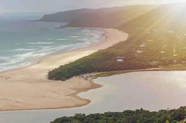 Aerial landscape of beautiful sandy beach, forest and mountains — Stock Photo, Image