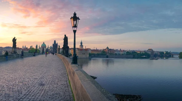 Beautiful sunrise panorama with historic Charles Bridge — Stok fotoğraf