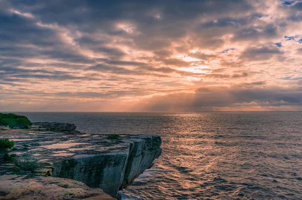 Coucher de soleil ciel et océan paysage marin fond nature — Photo