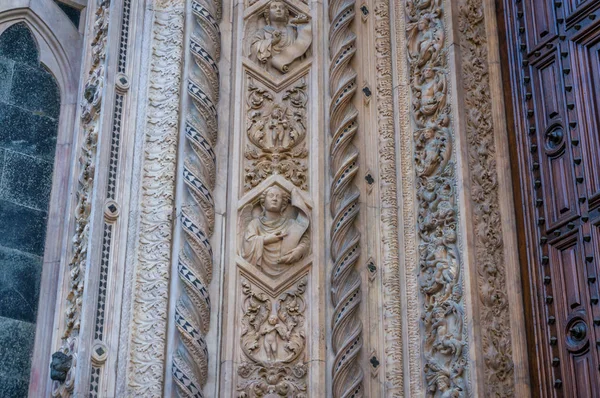 Close up of stone decorations of walls of Santa Maria del Fiore — Stock Photo, Image