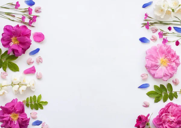 Metniniz için boş spase romantik çiçek düz yatırın