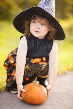 Kabak ile küçük cadı