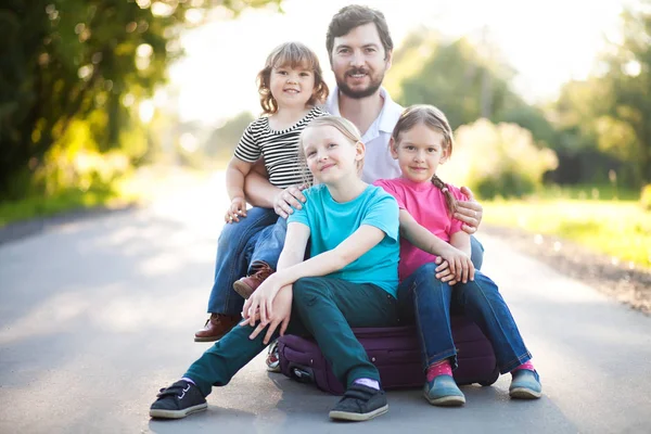 Large family with three kids, single father — Stock Photo, Image