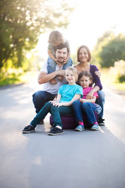 Large family with four kids — Stock Photo, Image