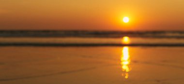 Arambol Sahili 'nde güzel bir gün batımı. Bulanık resim