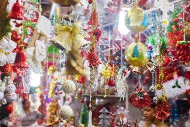 Panjim, Hindistan - 15 Aralık 2019: Hindistan 'da yeni yıl oyuncakları piyasada.