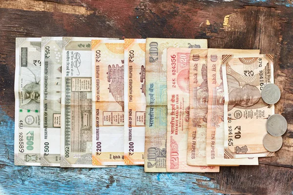 인도 루피요. 인도 화폐, 지폐, 동전의 종류 1, 2, 10, 20, 200, 500. — 스톡 사진