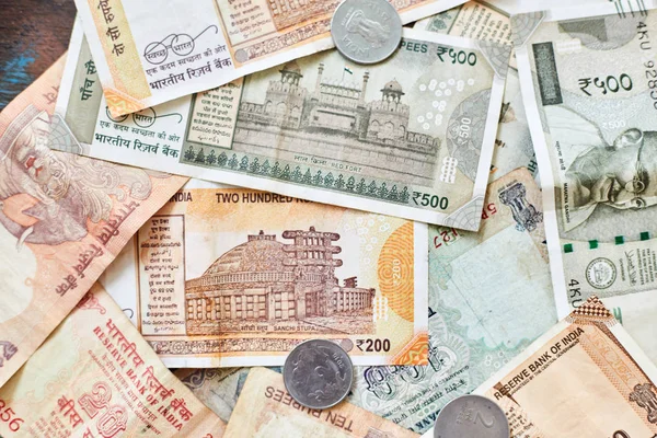 Hint Rupisi. Hindistan parası, banknotlar ve 1, 2, 10, 20, 200, 500 'lük paralar.. — Stok fotoğraf