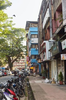 Panaji, Goa, Hindistan - 15 Aralık 2019: Goa Panaji eyalet başkentinin sokakları. 