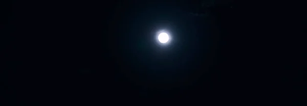 Full moon. The full moon in the sky — Stock Photo, Image