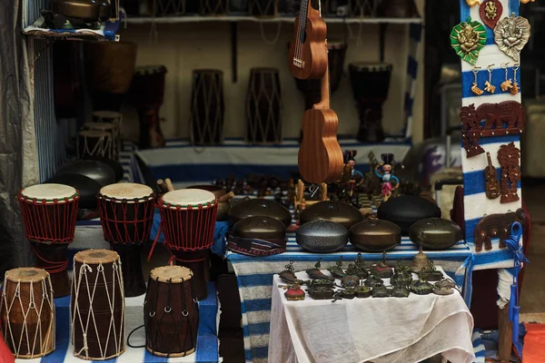 Арабель, Гоа, Индия - 15 декабря 2019 года: Магазин музыкальных инструментов и сувениров — стоковое фото