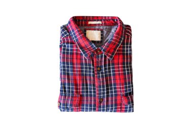 Kırmızı kareli fanila gömlek beyaz izole bir arkaplanda katlandı