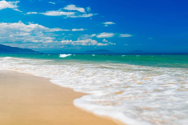 Mer vide et fond de plage avec espace de copie — Photo