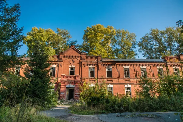 Belle Vue Sur Vieille Maison Brique Ruine Dans Style Rétro — Photo