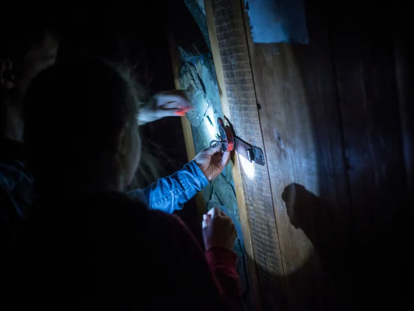 Children Pass Tests Locks Openings Wooden Metal Props Children Quest — Stock Photo, Image