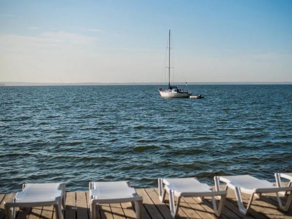 Beautiful White Yacht Boat Small Ship Ship Sails Sea Ocean — Stock Photo, Image