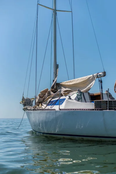 Beautiful White Yacht Boat Small Ship Ship Sails Sea Ocean — Stock Photo, Image