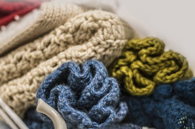 Yünlü örgü, atkı, süveter manzarası çok güzel.