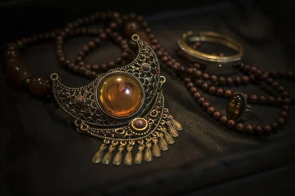 Novosibirsk Rusia Abril 2019 Hermosa Joyería Femenina Vintage Auténtica Collares — Foto de Stock